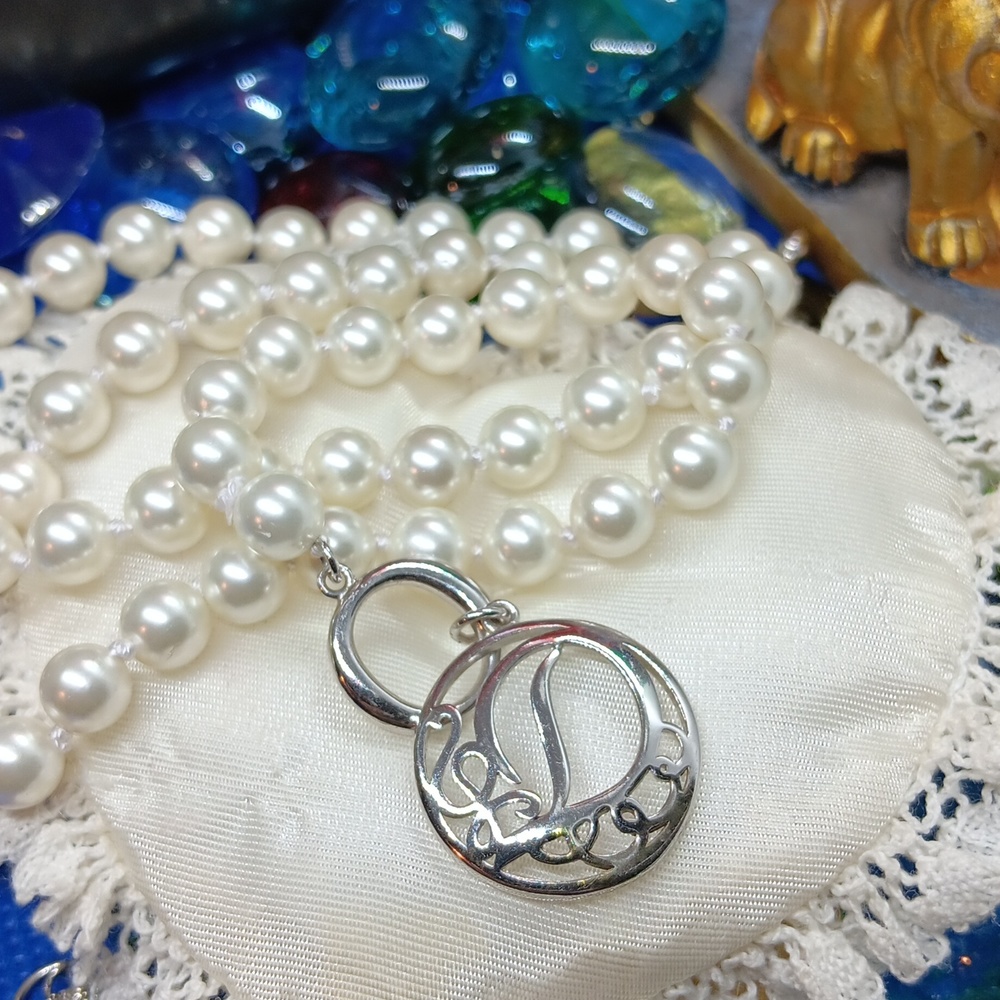 Beautiful 925 Sterling Silver With Toggle fastener 18"